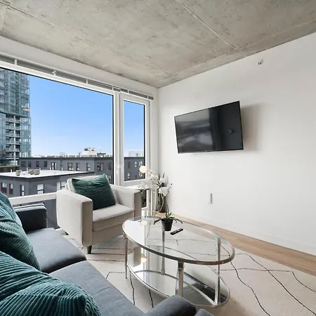 High-rise 4br W Views Comfort & Space Hotel Chicago