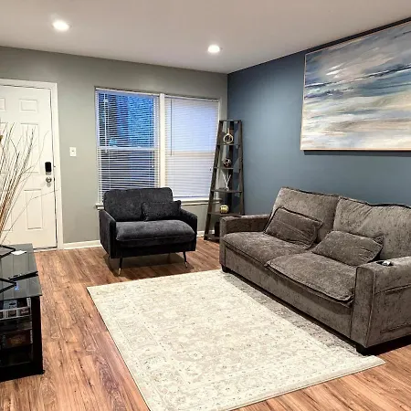 Cozy 1br Retreat Near Transit, Dining And Parking *