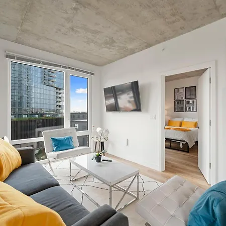 Hotel 2br Escape Bright Sleek Spacious