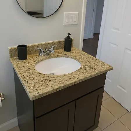 Cozy 1-bedroom - Sunnyside 2n