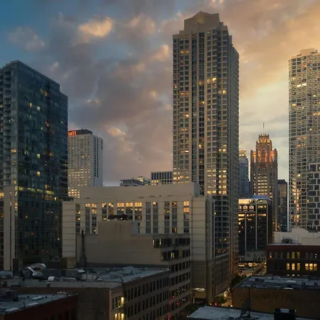 Hotel Springhill Downtown/river North