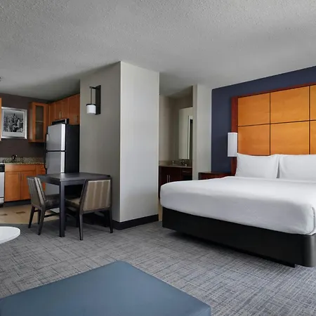 Hotel By Marriott Downtown/river North Chicago