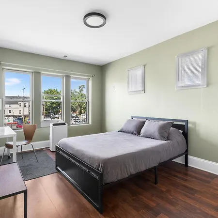 Private In Stylish Humboldt Park Retreat Aparthotel *