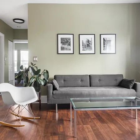 Private In Stylish Humboldt Park Retreat