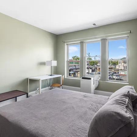 Aparthotel Private In Stylish Humboldt Park Retreat *