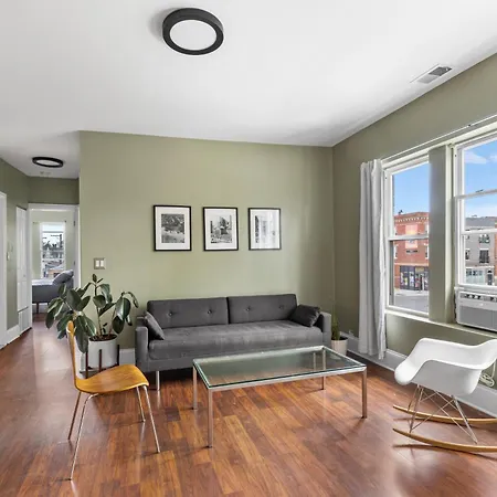 Aparthotel Private In Stylish Humboldt Park Retreat Chicago