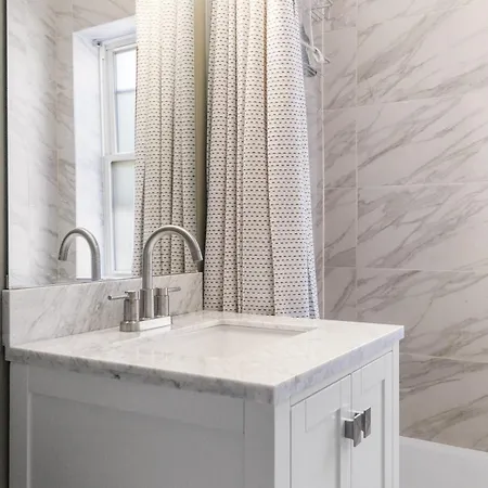 Private In Stylish Humboldt Park Retreat *