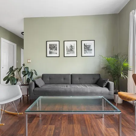 Private In Stylish Humboldt Park Retreat Aparthotel