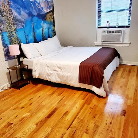 Apartment Entire In Heart Of Lincoln Park & Sea And *