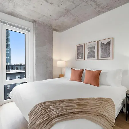 High-rise 4br W Views Comfort & Space *
