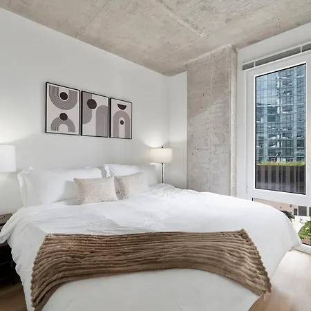 High-rise 4br W Views Comfort & Space *