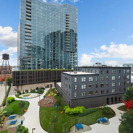 High-rise 4br W Views Comfort & Space