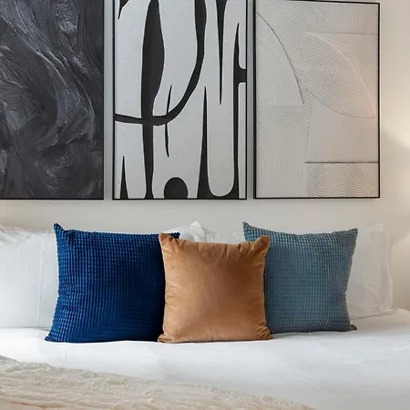 High-rise 4br W Views Comfort & Space Hotel Chicago