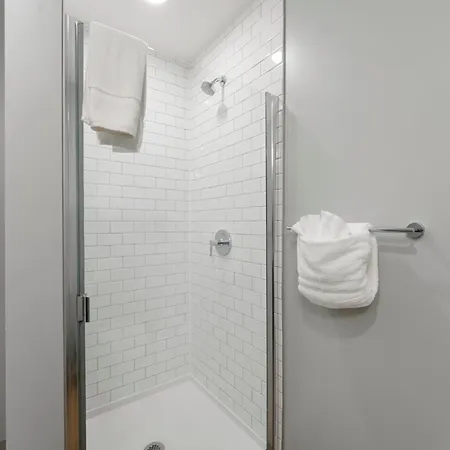 High-rise 4br W Views Comfort & Space Hotel