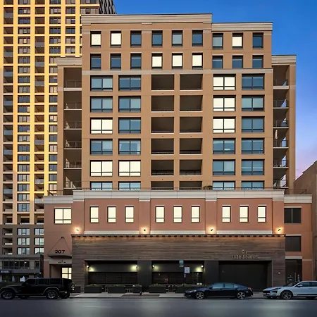 Apartment Boulevard 5 Minutes To Magnificent Mile And River North 06 Chicago