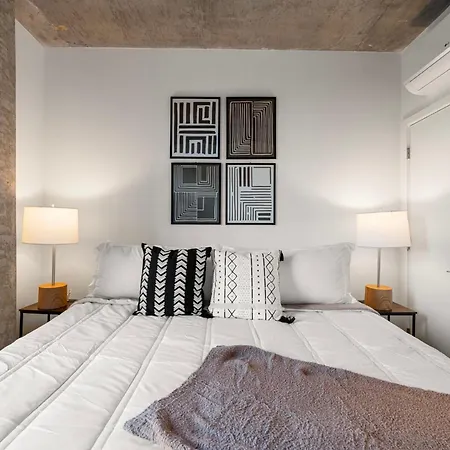 Family-sized 4br Luxury In Downtown Hotel Chicago