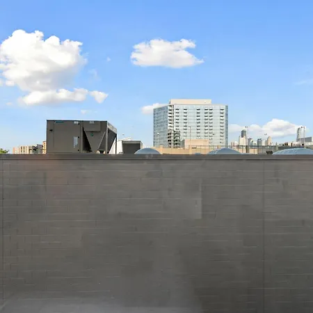 Hotel Corporate-friendly 4br Stylish & Chicago