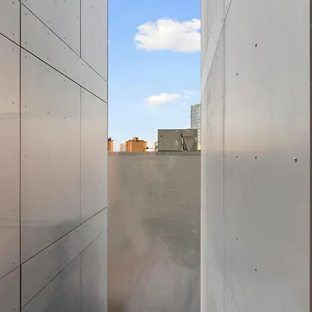 Hotel Corporate-friendly 4br Stylish & *