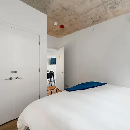 Hotel Corporate-friendly 4br Stylish & Chicago