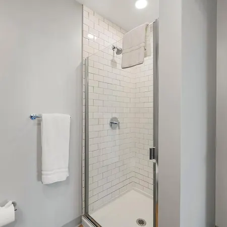 Hotel Corporate-friendly 4br Stylish & *