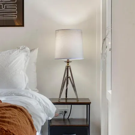 Hotel Chic 4-bedroom With Skyline Views & Amenities Chicago