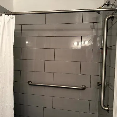 Apartment Cozy 1br Retreat Near Transit, Dining And Parking *