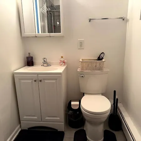 Cozy 1br Retreat Near Transit, Dining And Parking Apartment *