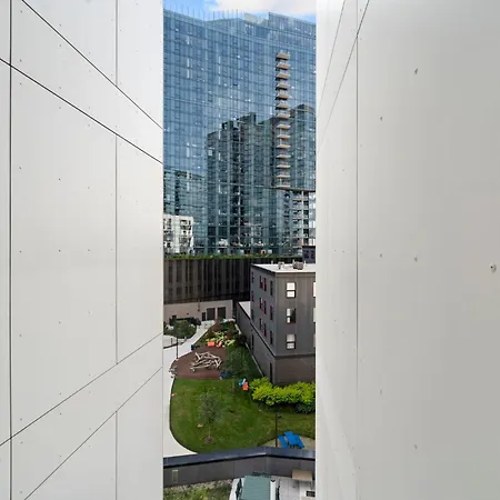 4br Modern Gem Sleek Bright & Hotel
