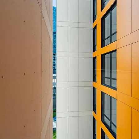 4br Modern Gem Sleek Bright & Hotel
