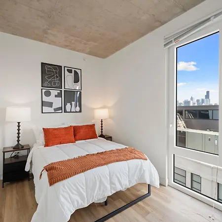 Hotel 2br Escape Bright Sleek Spacious Chicago
