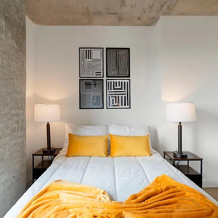 2br Escape Bright Sleek Spacious Hotel
