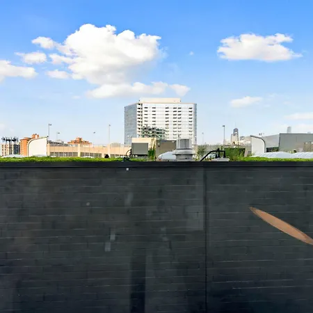 Modern 4br Retreat With Stunning Views Chicago