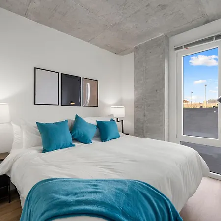 Modern 4br Retreat With Stunning Views Hotel *