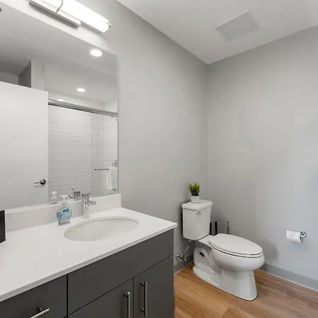 Hotel Modern 4br Retreat With Stunning Views Chicago