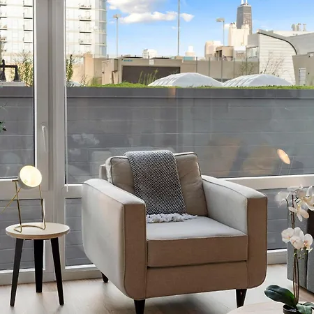 Modern 4br Retreat With Stunning Views Chicago