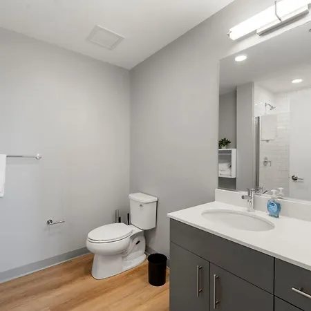 Modern 4br Retreat With Stunning Views *