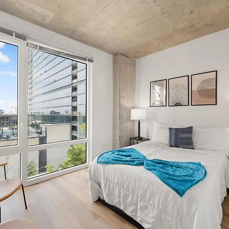 3br Escape Bright Sleek Spacious * Chicago