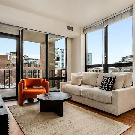 Apartment Boulevard Walk Everywhere 5 Mins To Magnificent Mile River North 05 Chicago