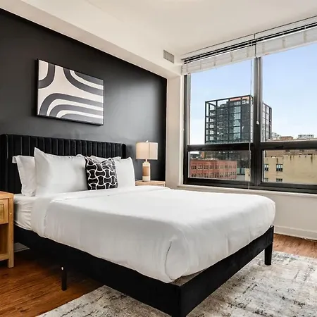 Apartment Boulevard Walk Everywhere 5 Mins To Magnificent Mile River North 05 Chicago