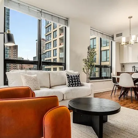 Boulevard Walk Everywhere 5 Mins To Magnificent Mile River North 05 Apartment