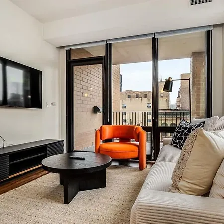 Apartment Boulevard Walk Everywhere 5 Mins To Magnificent Mile River North 02