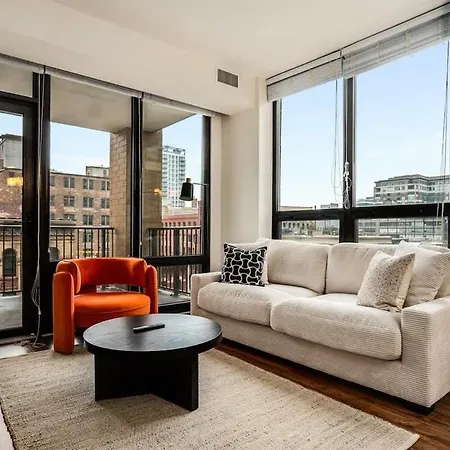 Boulevard Walk Everywhere 5 Mins To Magnificent Mile River North 02 Apartment