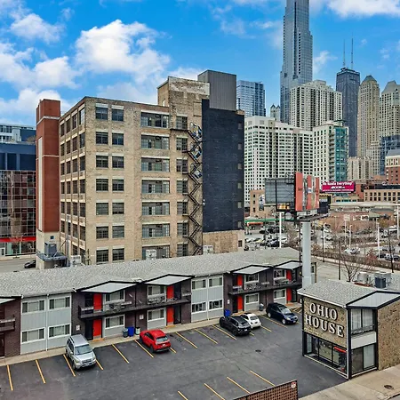 River North Rooftop With In And Out Parking 5 * Chicago