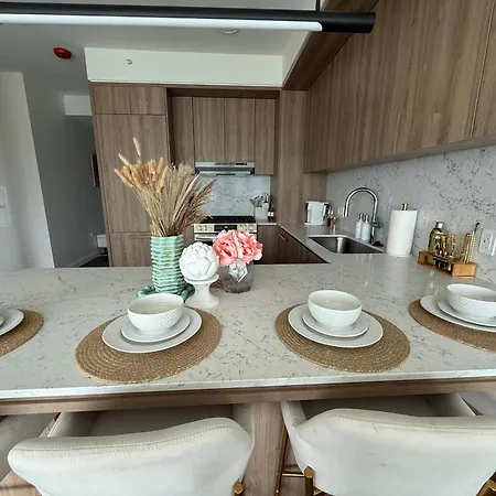Luxury On The - High Rise Apartment *