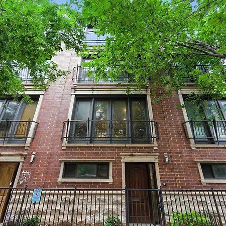 Spacious 3-bed West Loop Townhouse, 1 Car Garage * Chicago