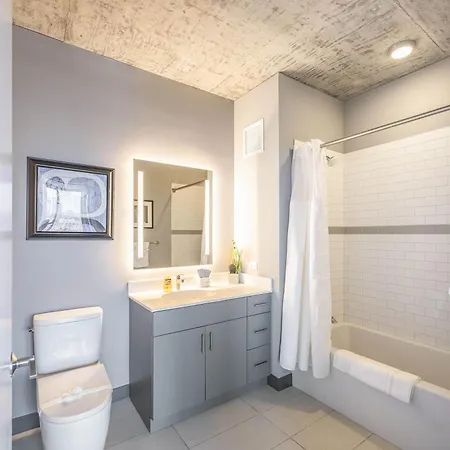 Bright & Modern 2br Perfect Escape Apartment *