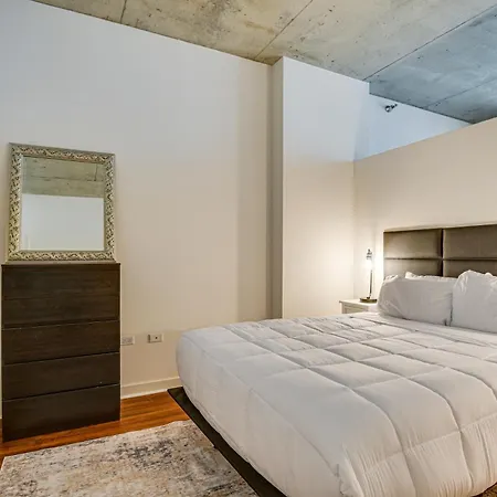 Holiday home Downtown Living: Walkable, Modern
