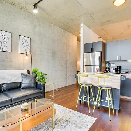 Downtown Living: Walkable, Modern * Chicago