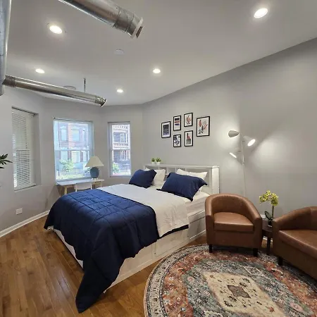 Luxe Loft Vibe With King - 4br 3ba Apartment *