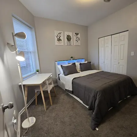Luxe Loft Vibe With King - 4br 3ba Apartment